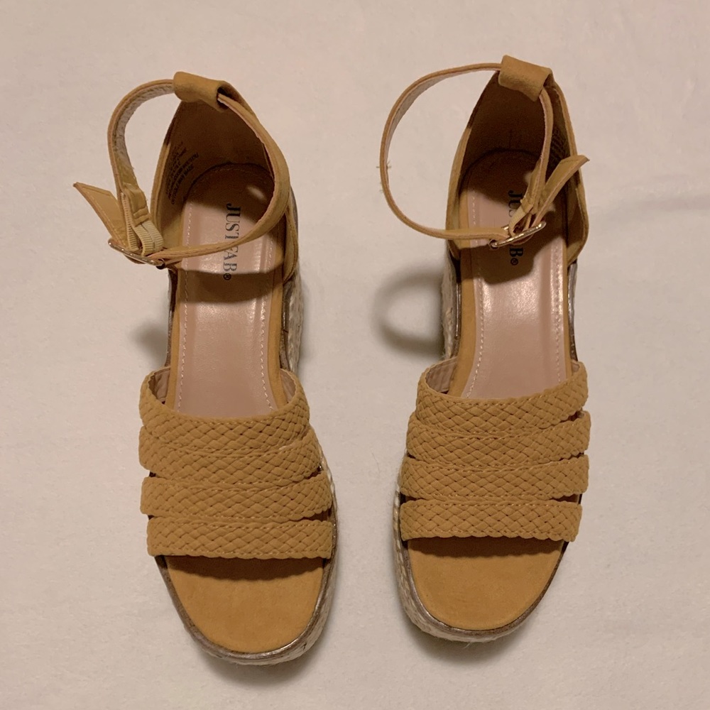 Retro Vibes Sandals, Size 7